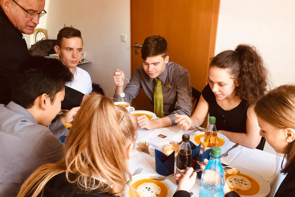 Prüfungsvorbereitung Koch - gemeinsames Essen